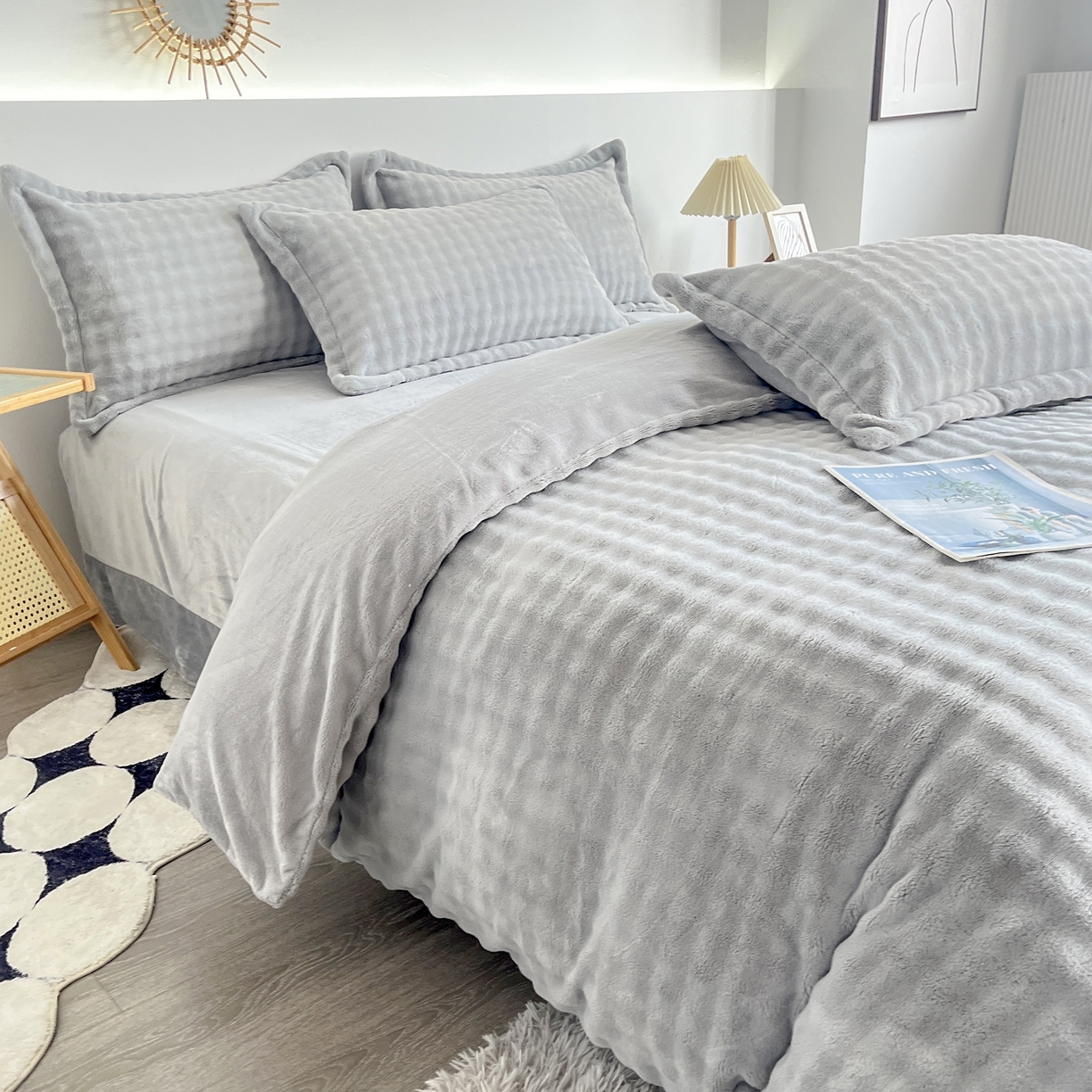 91家纺网 家纺一手货源 找家纺 2025新款全消光皮草绒纯色高克重 四件套——泡泡（赠送拎袋） 银灰