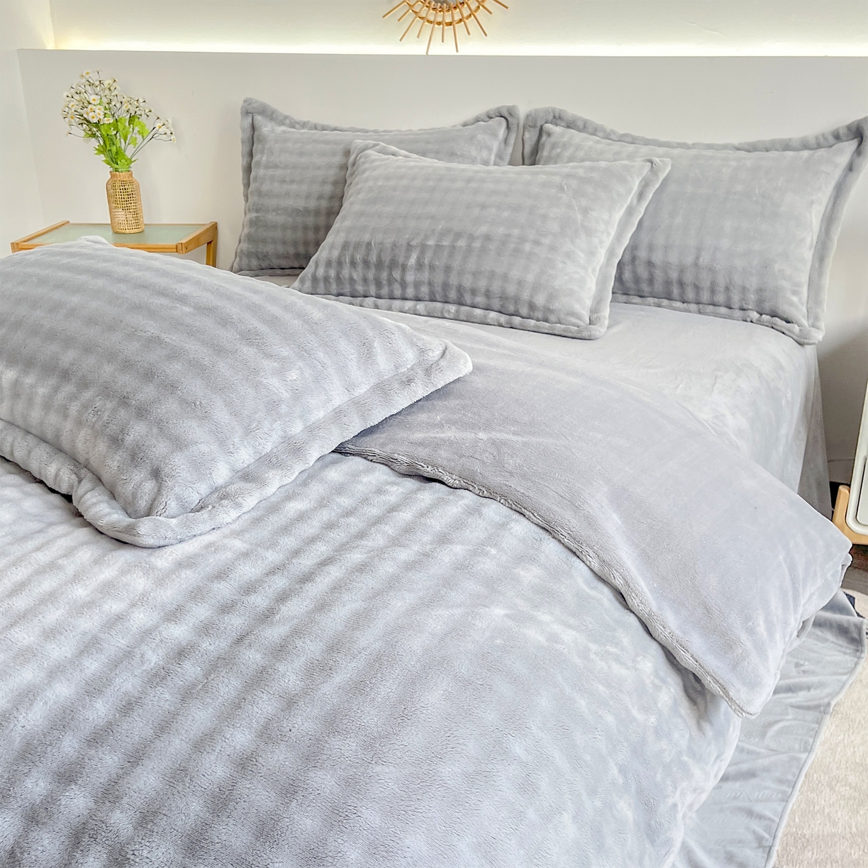 91家纺网 家纺一手货源 找家纺 2025新款全消光皮草绒纯色高克重 四件套——泡泡（赠送拎袋） 银灰
