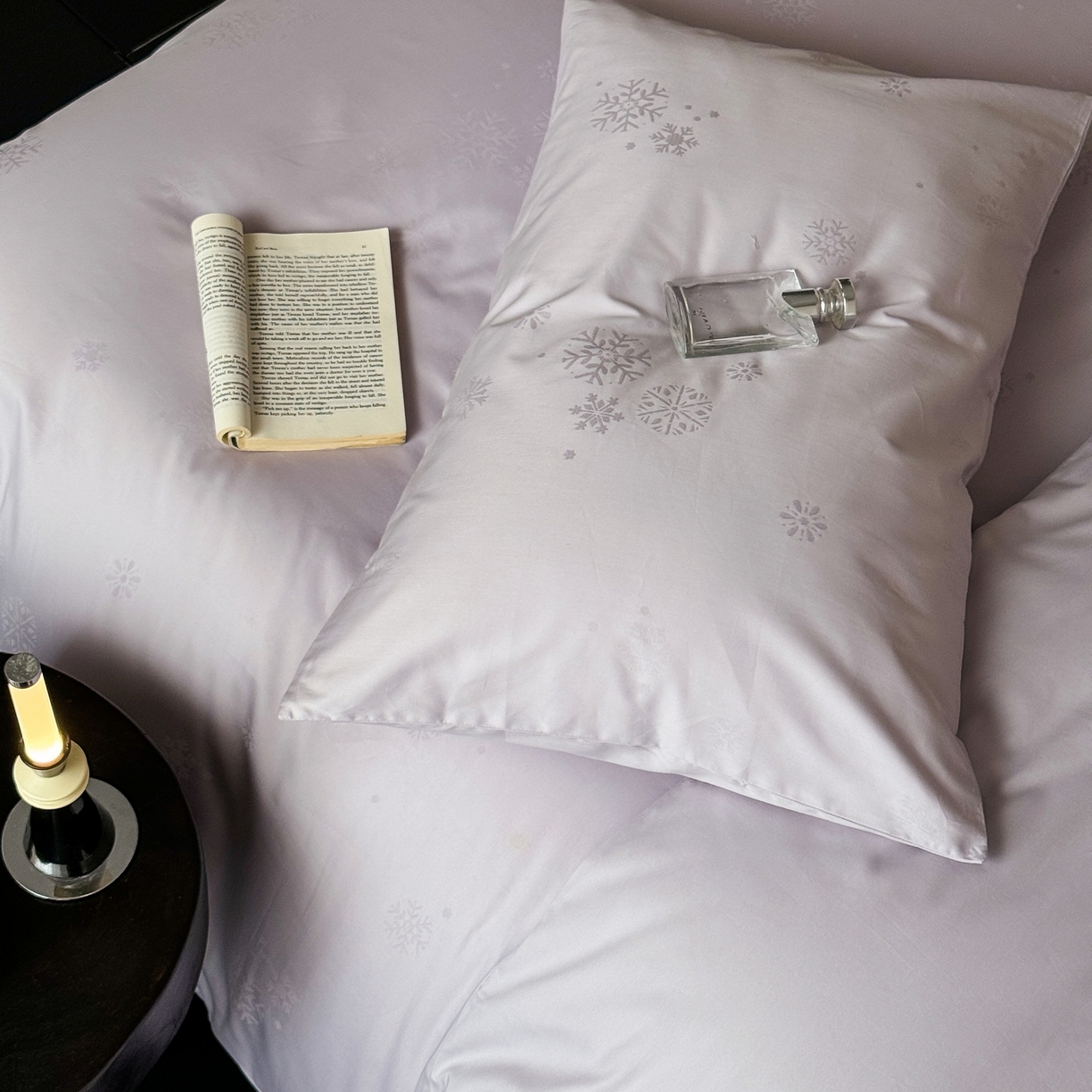 91家纺网 家纺一手货源 找家纺 （总）ONE TWO ONE 1212025新款100S长绒棉纯棉活性印染提花四件套雪落绒花风格二【为了各位老板们都有利润空间，平台控价券后不得低于228/318/338元，感谢您的配合与支持！】