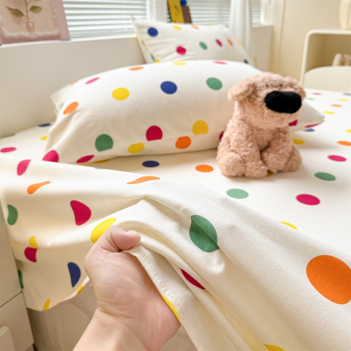 91家纺网 家纺一手货源 找家纺 名兮家居 2025秋冬新款100%全棉纯棉磨毛单床单 床单单件 柔色圆点