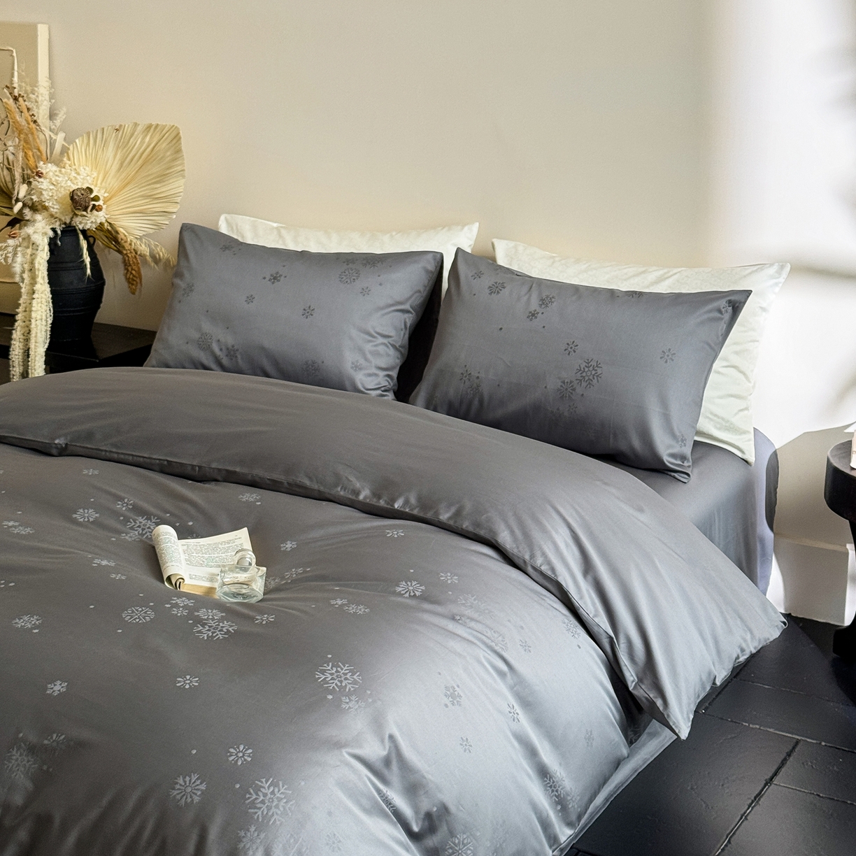 ONE TWO ONE 1212025新款100S长绒棉纯棉活性印染提花四件套雪落绒花系列风格二【为了各位老板们都有利润空间，平台控价券后不得低于228/318/338元，感谢您的配合与支持！】 雪落