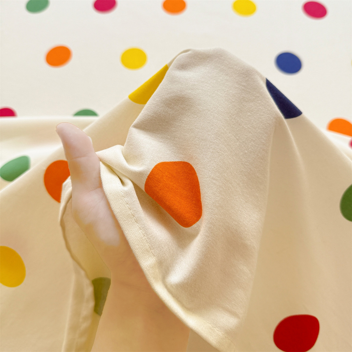 91家纺网 家纺一手货源 找家纺 名兮家居 2025秋冬新款100%全棉纯棉磨毛单床单 床单单件 柔色圆点