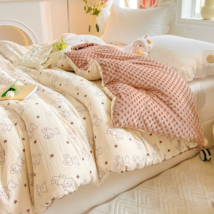 91家纺网 家纺一手货源 找家纺 （总）居易简 2025新款水洗棉双层纱豆豆绒被被子被芯冬被春秋被豆豆被加绒直播  