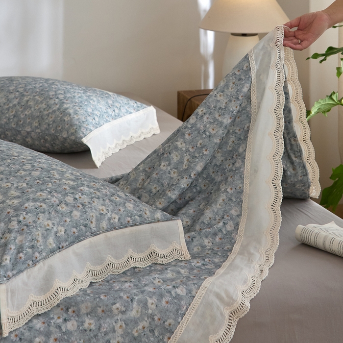 91家纺网 家纺一手货源 找家纺 大彩家居 2025新款全棉纯棉水洗磨毛四件套 浅蓝繁花