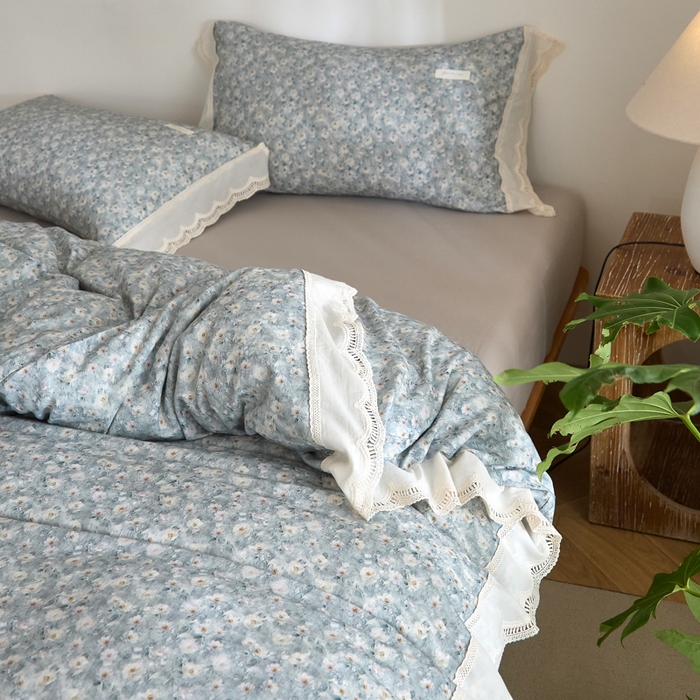 91家纺网 家纺一手货源 找家纺 大彩家居 2025新款全棉纯棉水洗磨毛四件套 浅蓝繁花