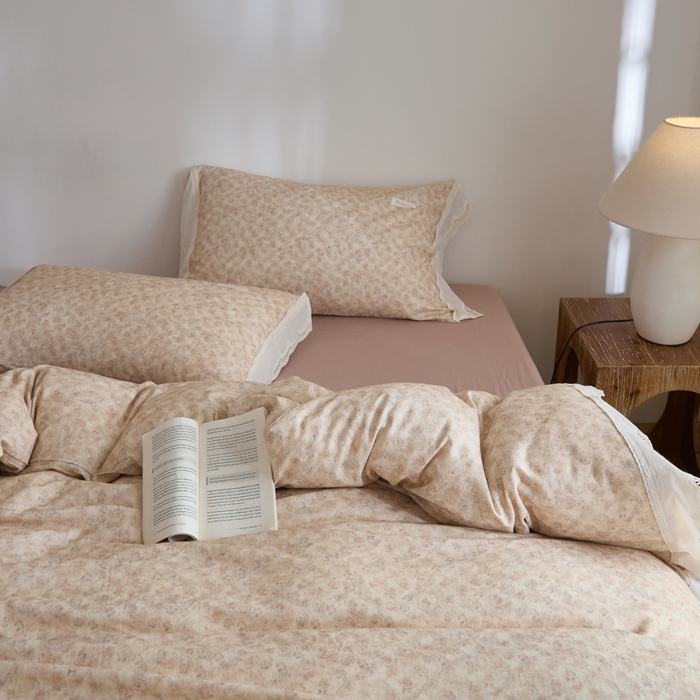 91家纺网 家纺一手货源 找家纺 大彩家居 2025新款全棉纯棉水洗磨毛四件套 暖棕碎花