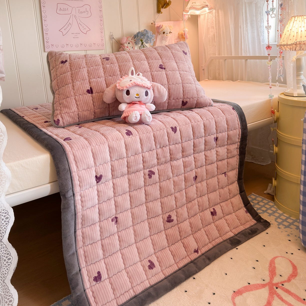 91家纺网 家纺一手货源 找家纺 （总）韩巢家纺 冬季高低床2025款牛奶绒水晶边床垫床护垫学生床褥子宿舍寝室床褥铺底