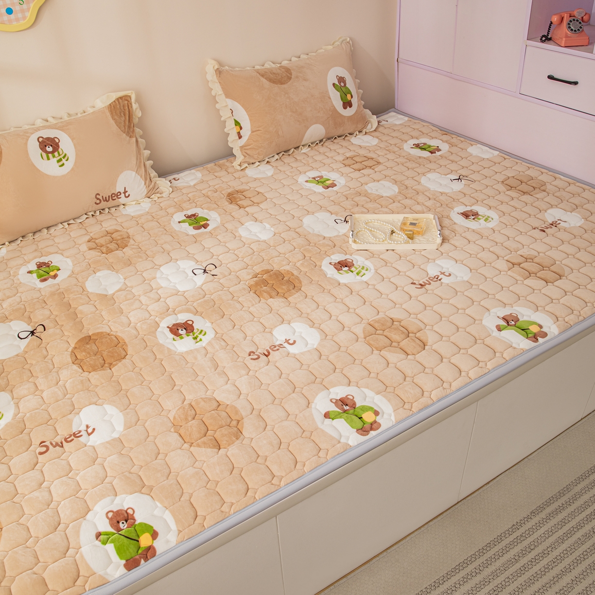 91家纺网 家纺一手货源 找家纺 手艺人家纺 2025新款宝宝绒新格子垫子 DT01