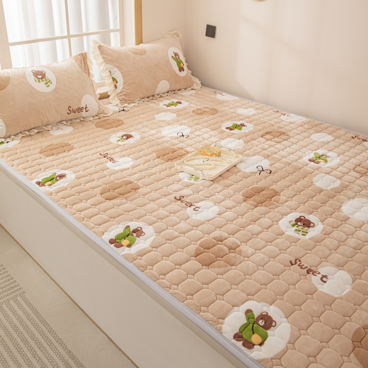 91家纺网 家纺一手货源 找家纺 手艺人家纺 2025新款宝宝绒新格子垫子 DT01