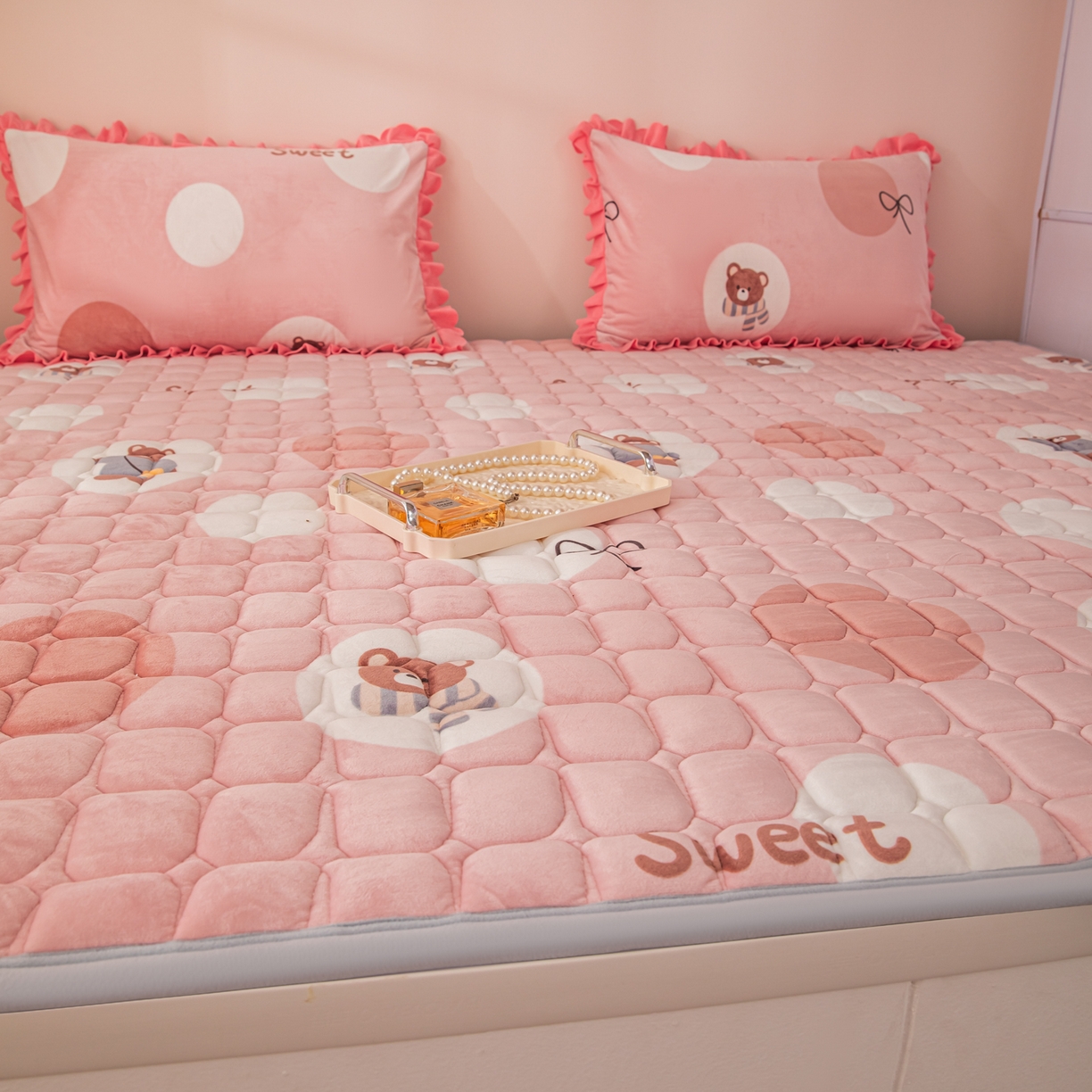 91家纺网 家纺一手货源 找家纺 手艺人家纺 2025新款宝宝绒新格子垫子 DT02