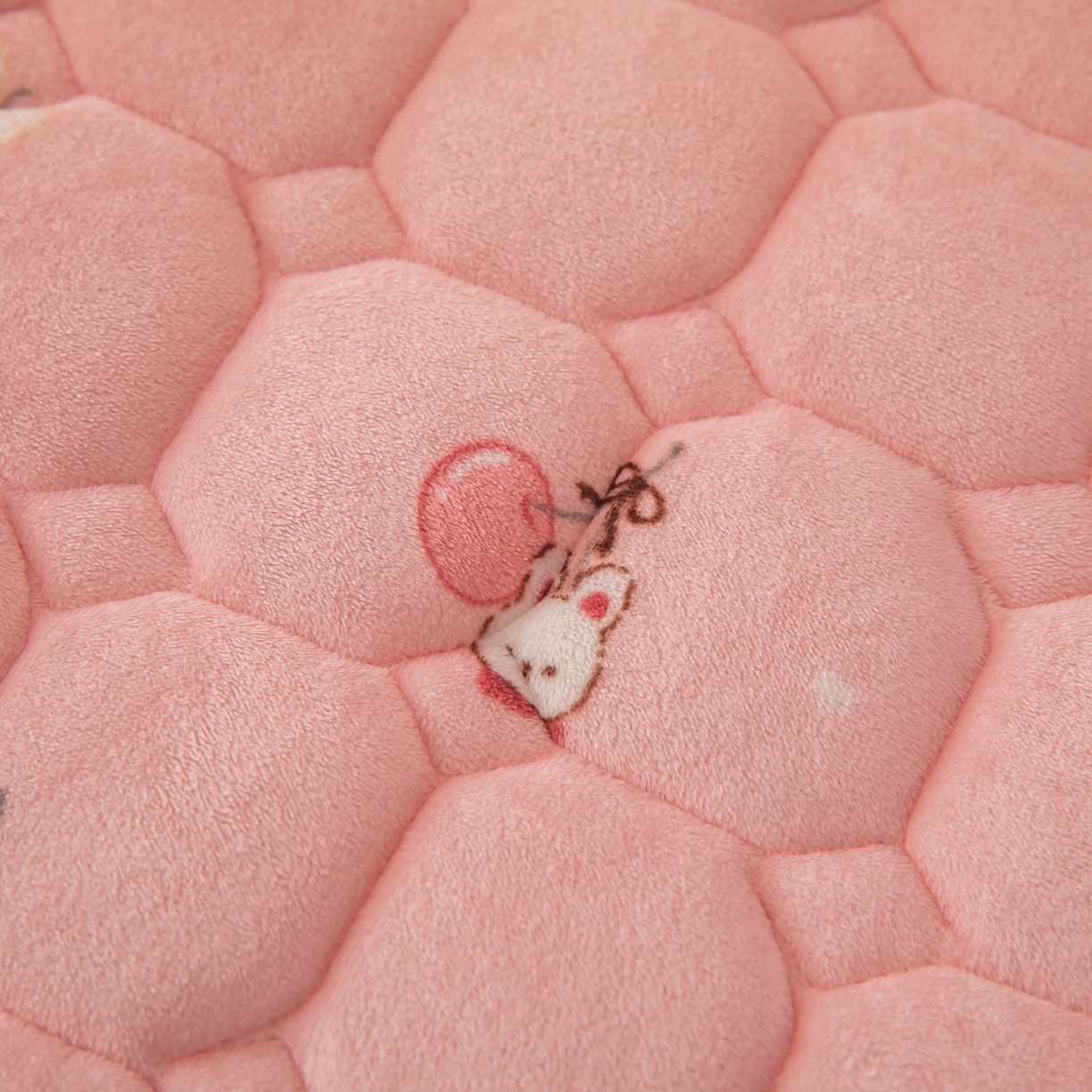 91家纺网 家纺一手货源 找家纺 手艺人家纺 2025新款宝宝绒新格子垫子 DT03