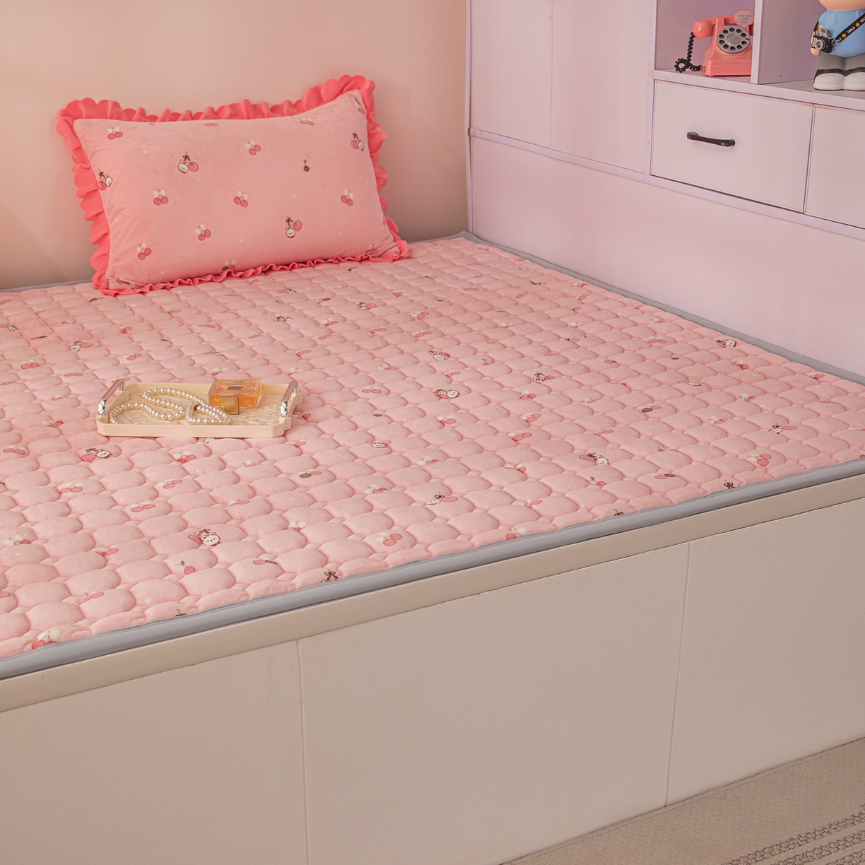 91家纺网 家纺一手货源 找家纺 手艺人家纺 2025新款宝宝绒新格子垫子 DT03