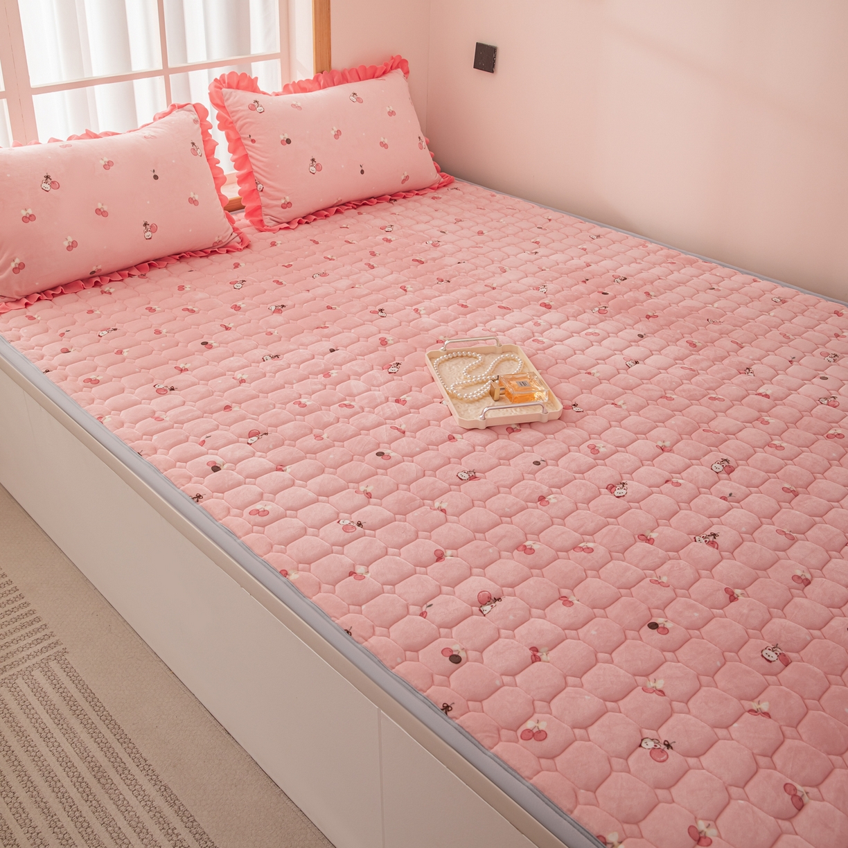 91家纺网 家纺一手货源 找家纺 手艺人家纺 2025新款宝宝绒新格子垫子 DT03