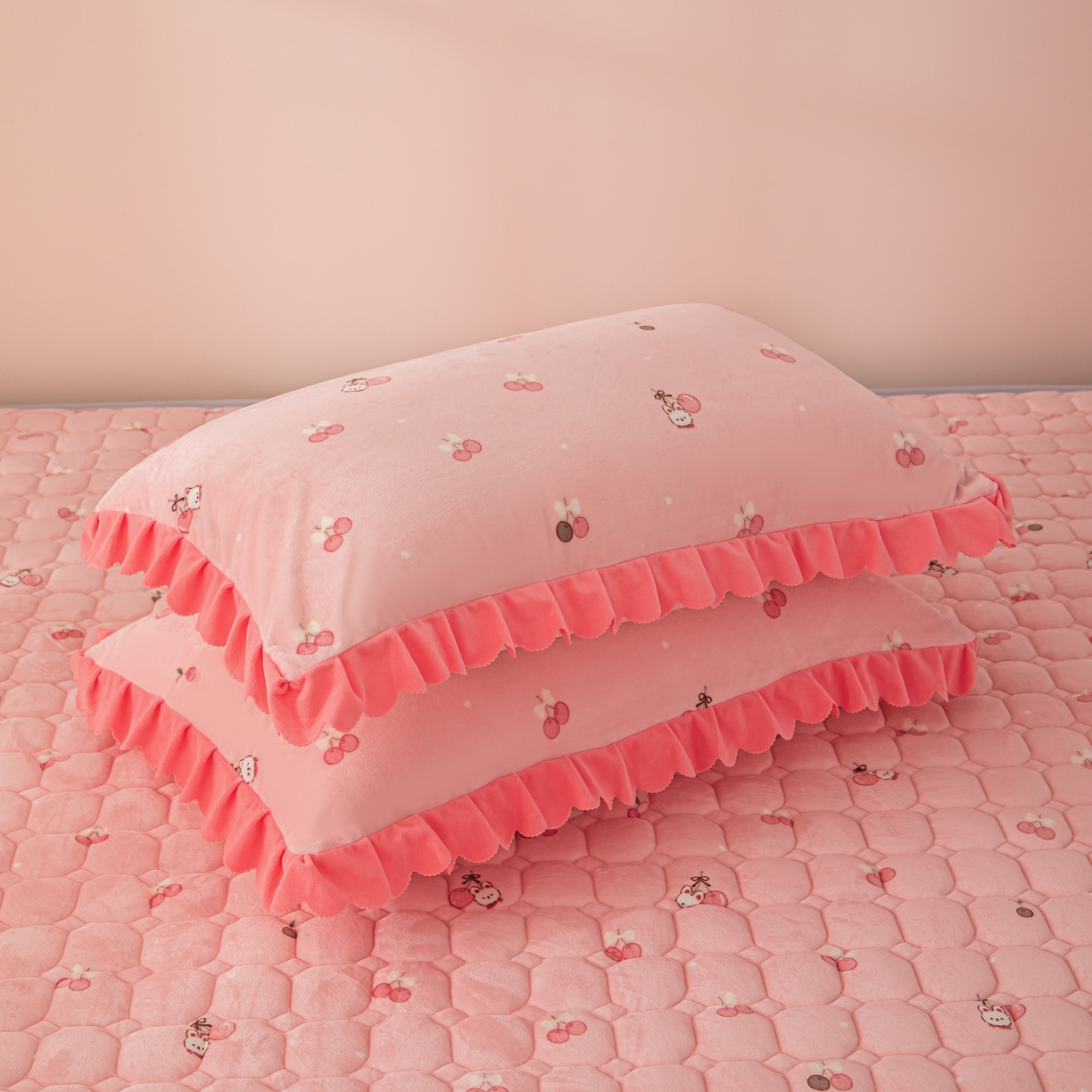 91家纺网 家纺一手货源 找家纺 手艺人家纺 2025新款宝宝绒新格子垫子 DT03