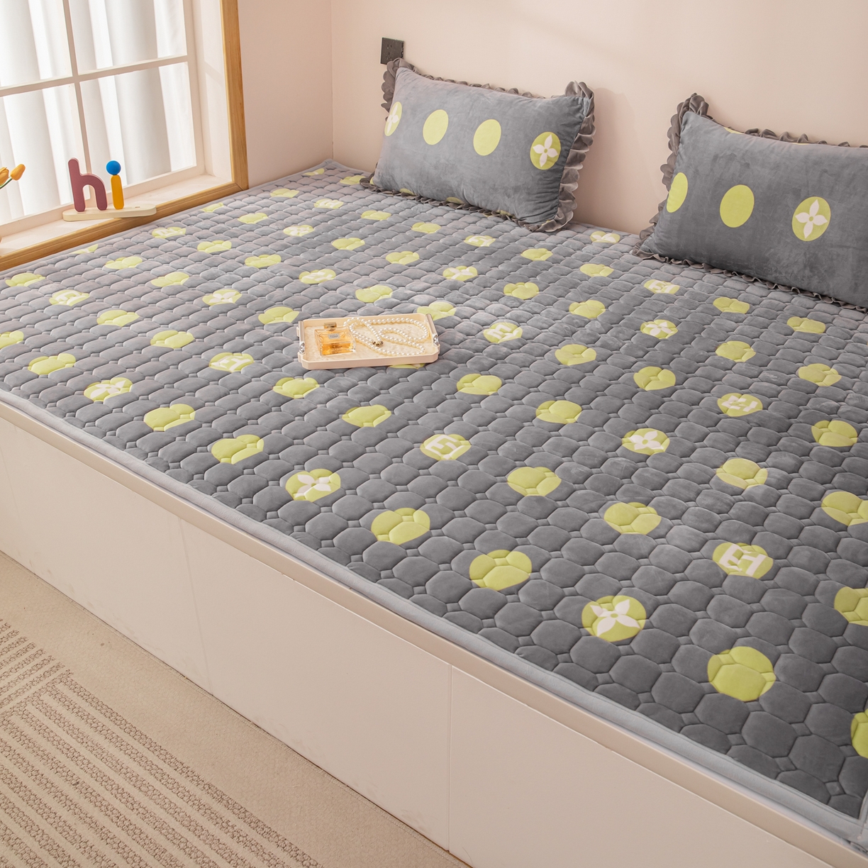 91家纺网 家纺一手货源 找家纺 手艺人家纺 2025新款宝宝绒新格子垫子 DT05