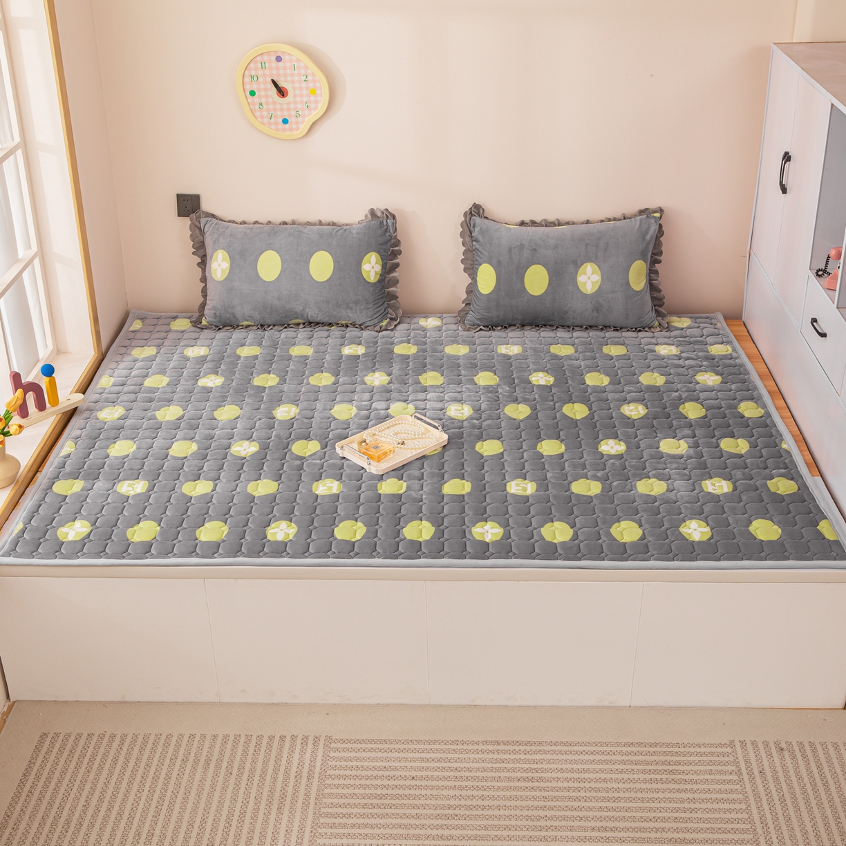 手艺人家纺 2025新款宝宝绒新格子垫子 DT05