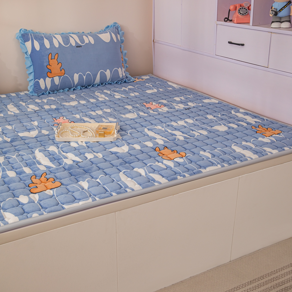 91家纺网 家纺一手货源 找家纺 手艺人家纺 2025新款宝宝绒新格子垫子 DT06