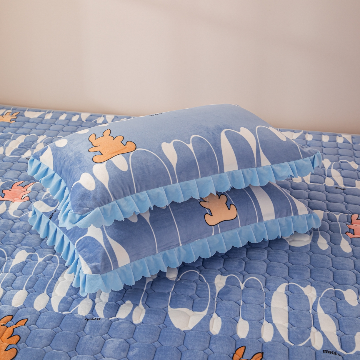 91家纺网 家纺一手货源 找家纺 手艺人家纺 2025新款宝宝绒新格子垫子 DT06