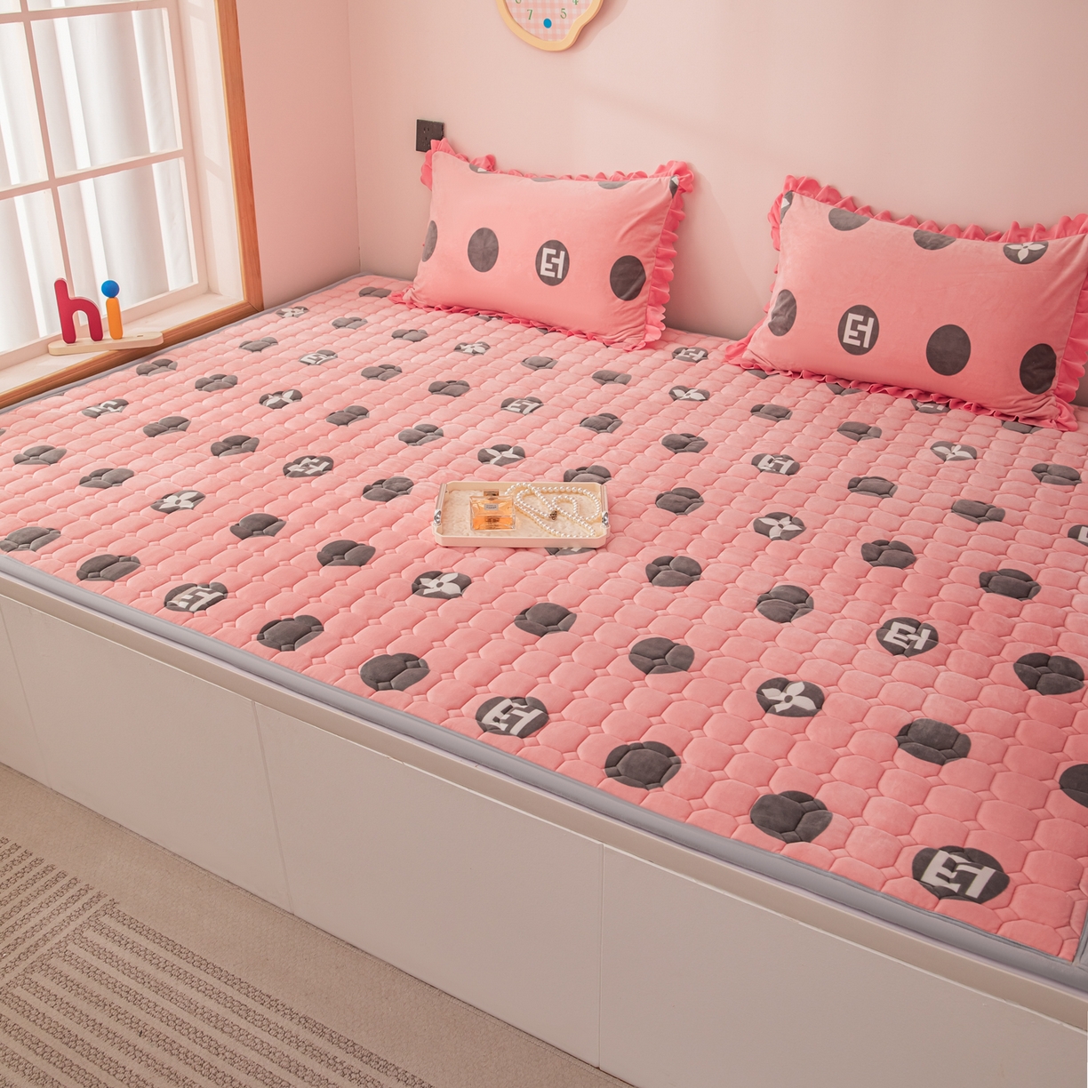 91家纺网 家纺一手货源 找家纺 手艺人家纺 2025新款宝宝绒新格子垫子 DT07