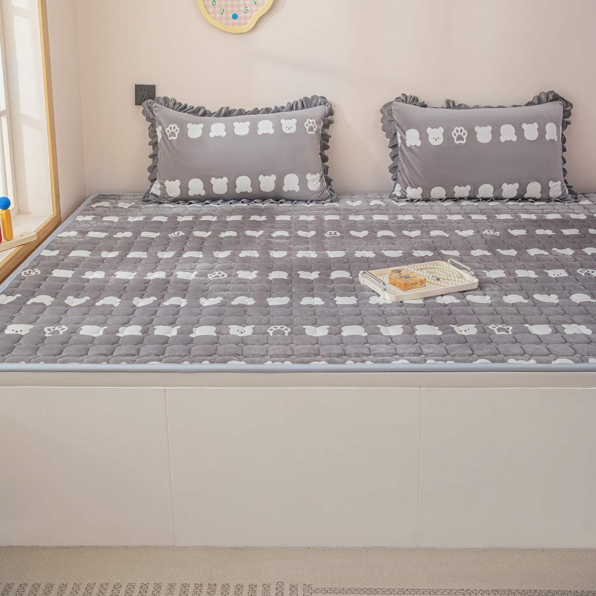 91家纺网 家纺一手货源 找家纺 手艺人家纺 2025新款宝宝绒新格子垫子 DT08