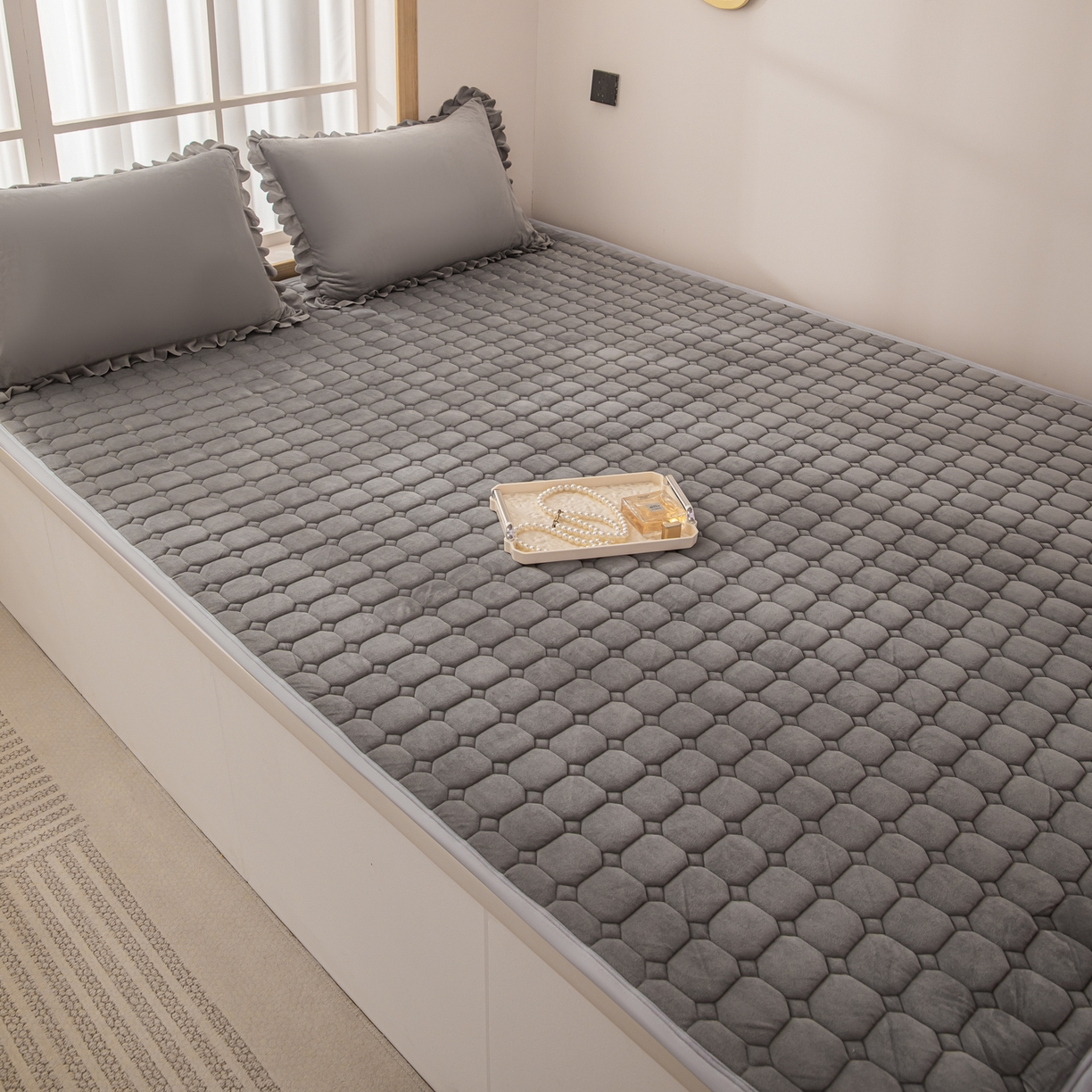 91家纺网 家纺一手货源 找家纺 手艺人家纺 2025新款宝宝绒新格子垫子 DT09