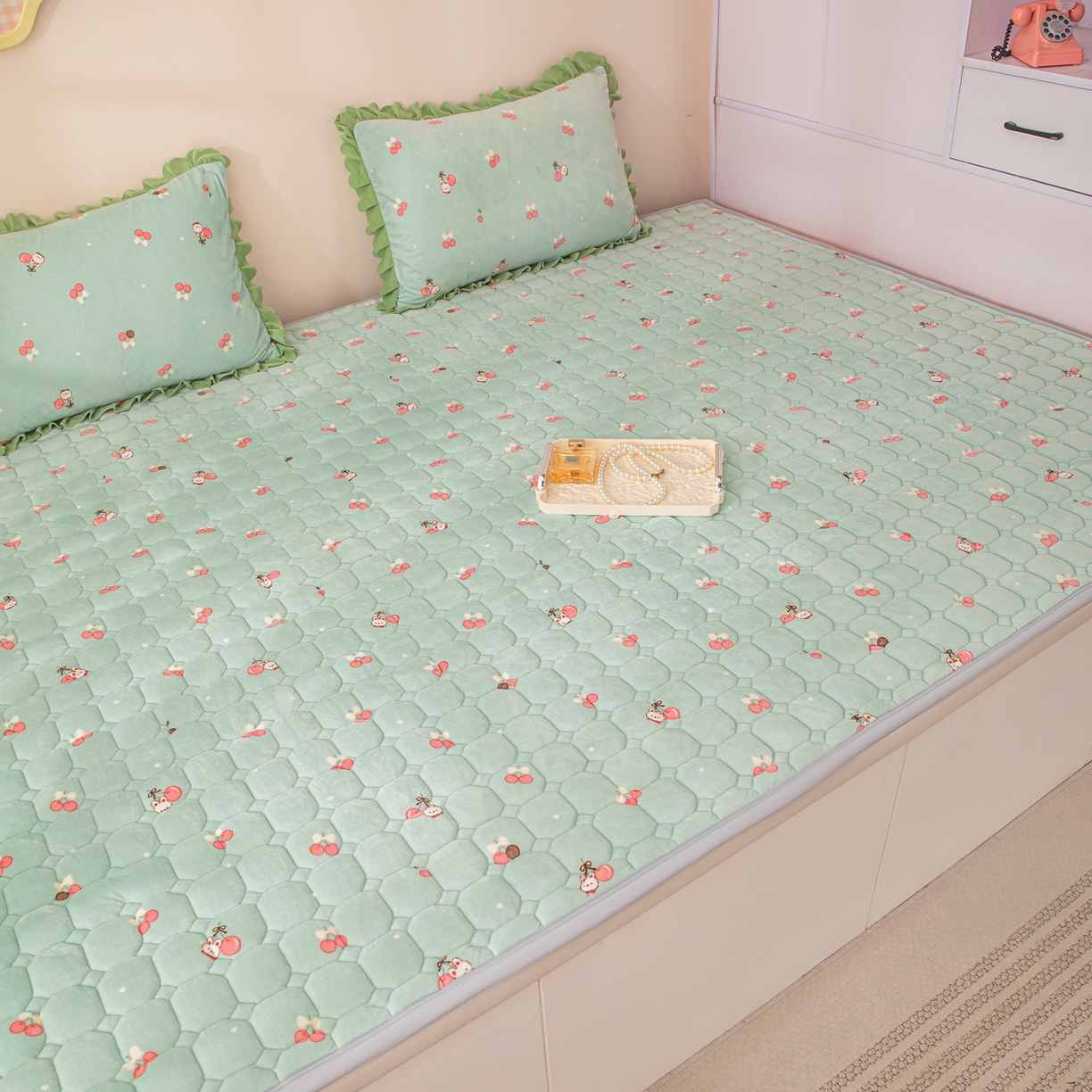 91家纺网 家纺一手货源 找家纺 手艺人家纺 2025新款宝宝绒新格子垫子 DT10