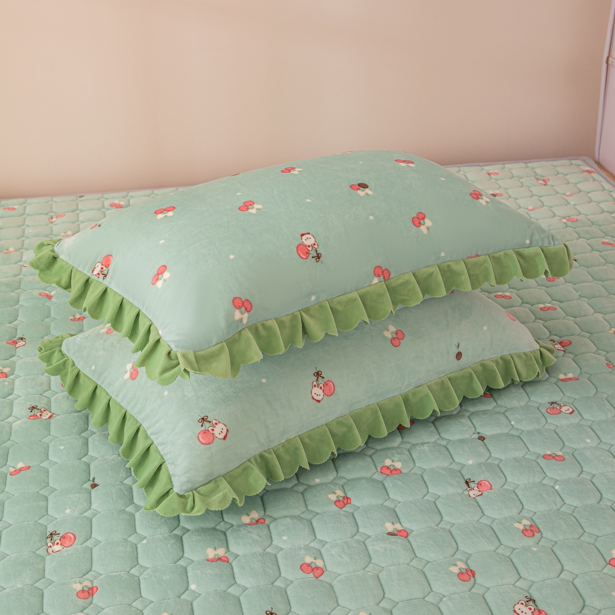 91家纺网 家纺一手货源 找家纺 手艺人家纺 2025新款宝宝绒新格子垫子 DT10