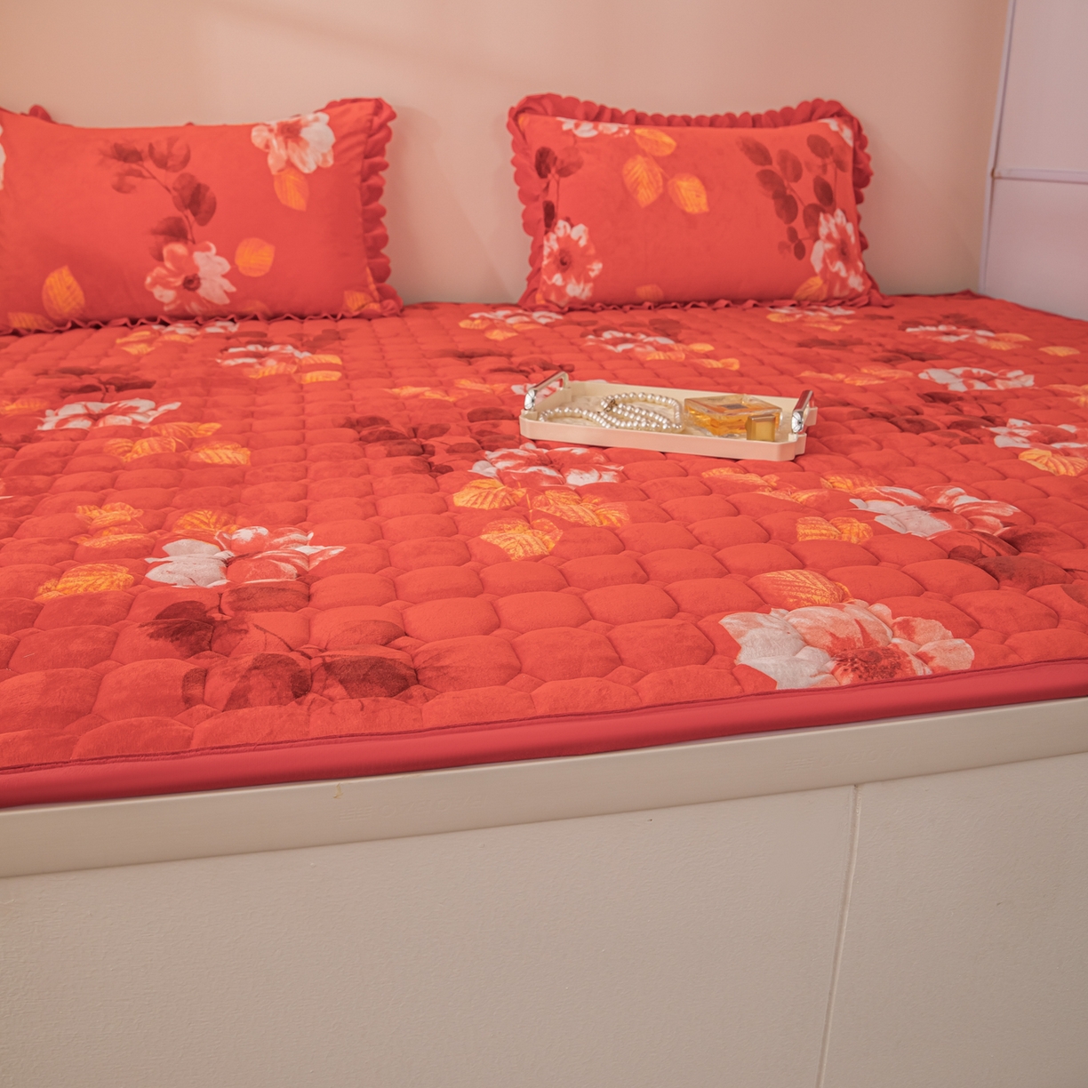 91家纺网 家纺一手货源 找家纺 手艺人家纺 2025新款宝宝绒新格子垫子 DT11