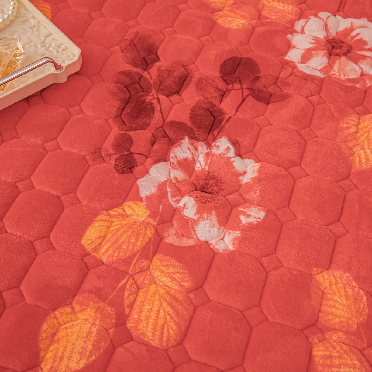 91家纺网 家纺一手货源 找家纺 手艺人家纺 2025新款宝宝绒新格子垫子 DT11