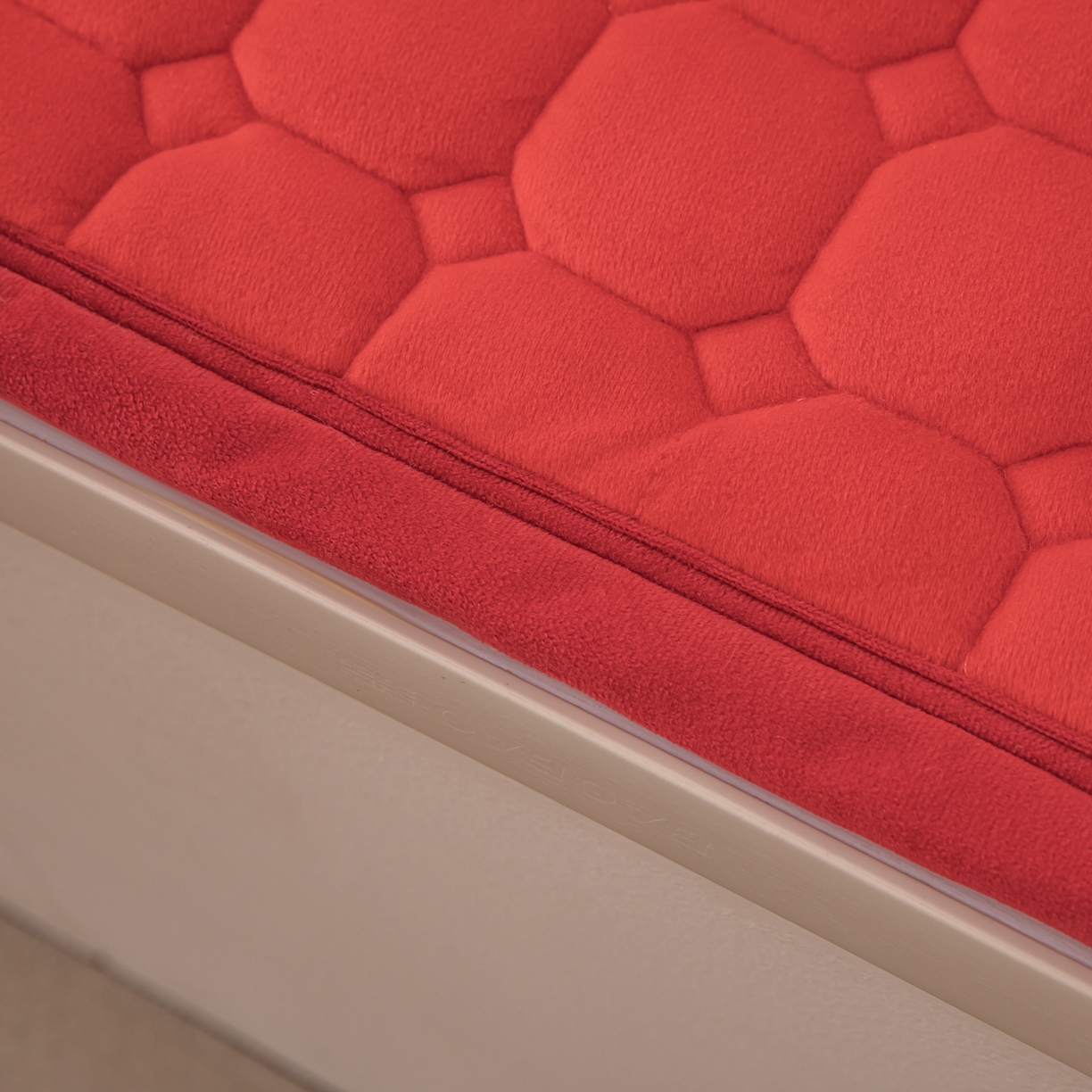 91家纺网 家纺一手货源 找家纺 手艺人家纺 2025新款宝宝绒新格子垫子 DT12