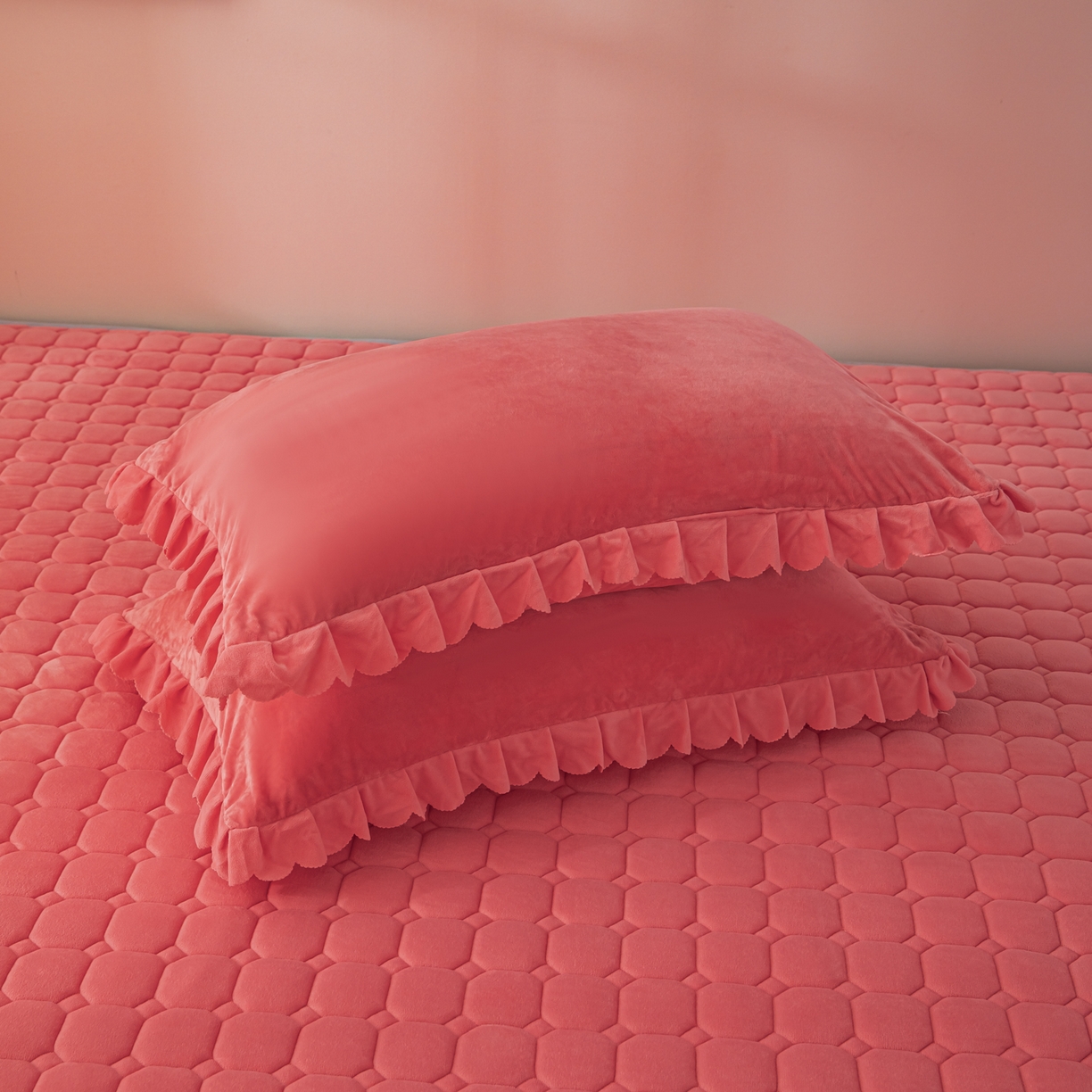 91家纺网 家纺一手货源 找家纺 手艺人家纺 2025新款宝宝绒新格子垫子 DT15