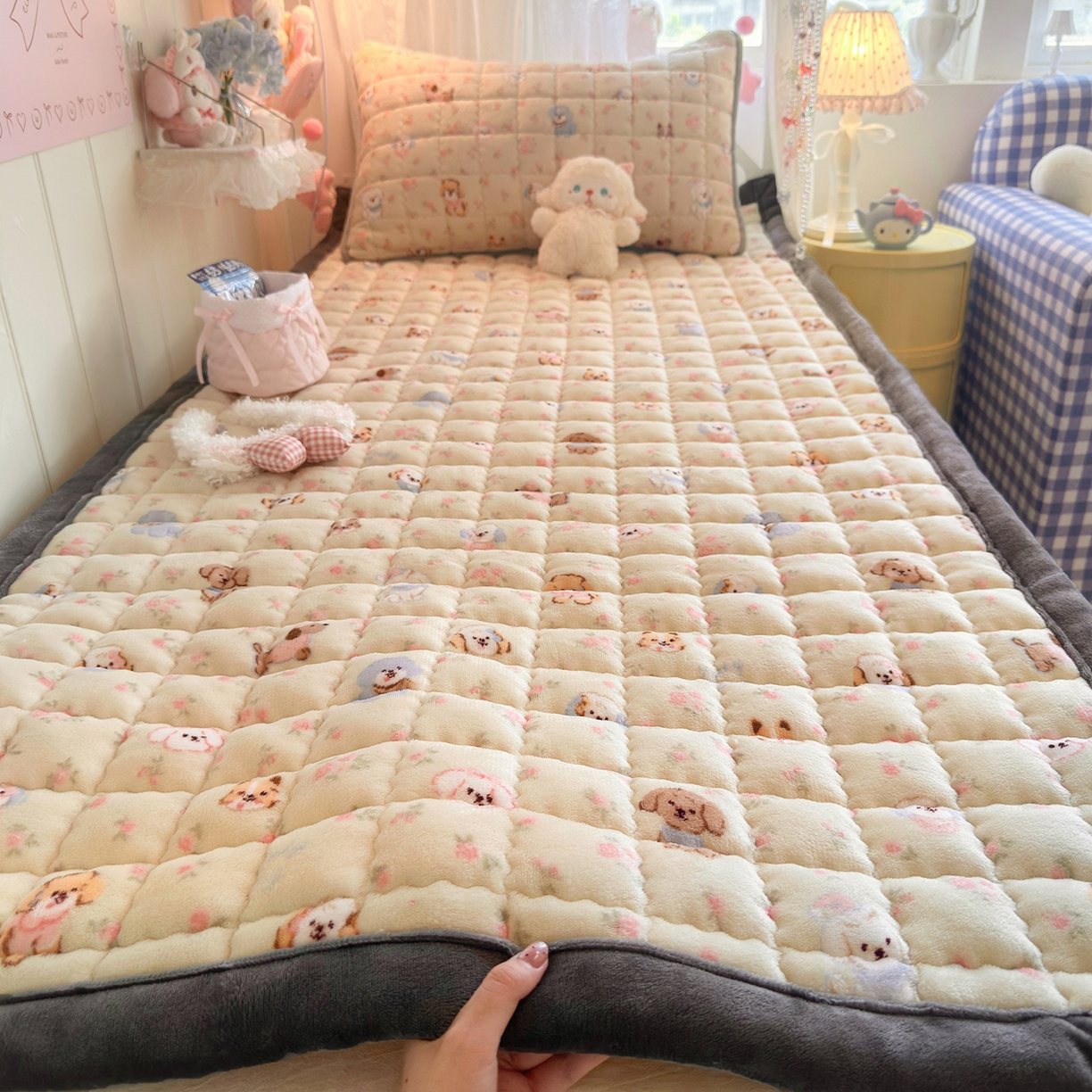 91家纺网 家纺一手货源 找家纺 （总）韩巢家纺 冬季高低床2025款牛奶绒水晶边床垫床护垫学生床褥子宿舍寝室床褥铺底