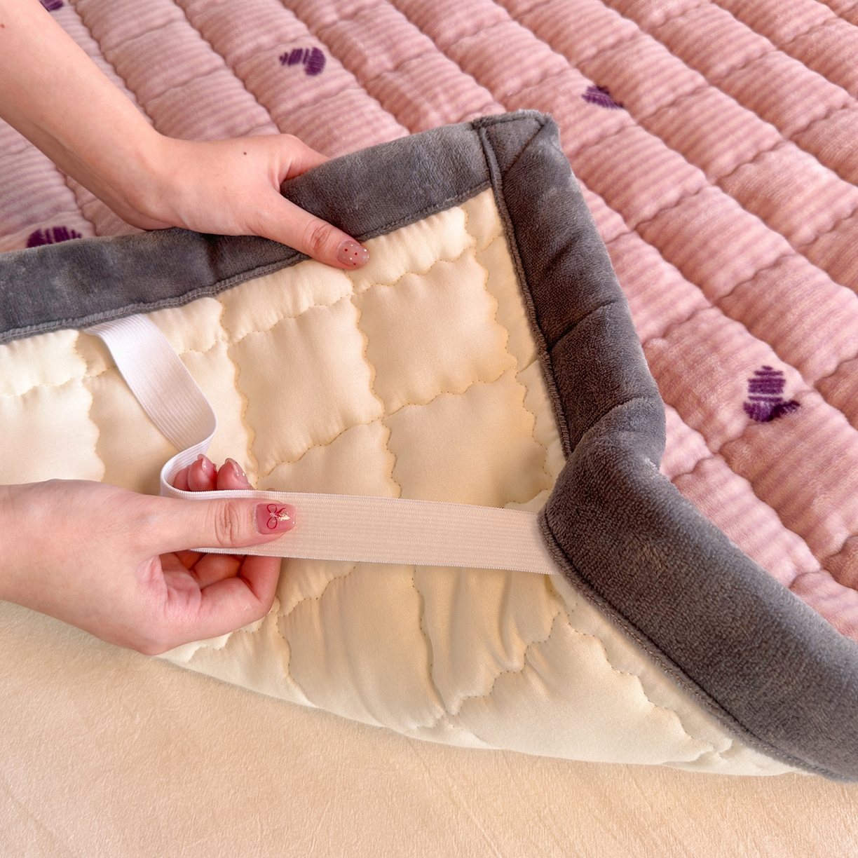 91家纺网 家纺一手货源 找家纺 韩巢家纺 冬季高低床2025款牛奶绒水晶边床垫床护垫学生床褥子宿舍寝室床褥铺底 水晶边-条纹爱心