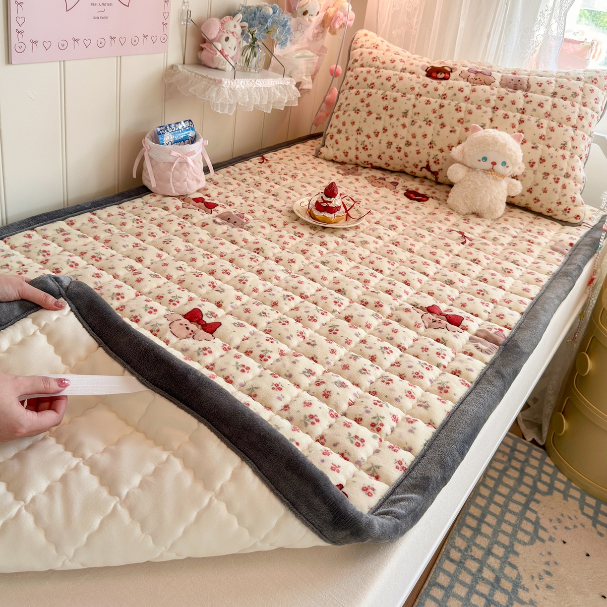 91家纺网 家纺一手货源 找家纺 韩巢家纺 冬季高低床2025款牛奶绒水晶边床垫床护垫学生床褥子宿舍寝室床褥铺底 水晶边-动物乐园