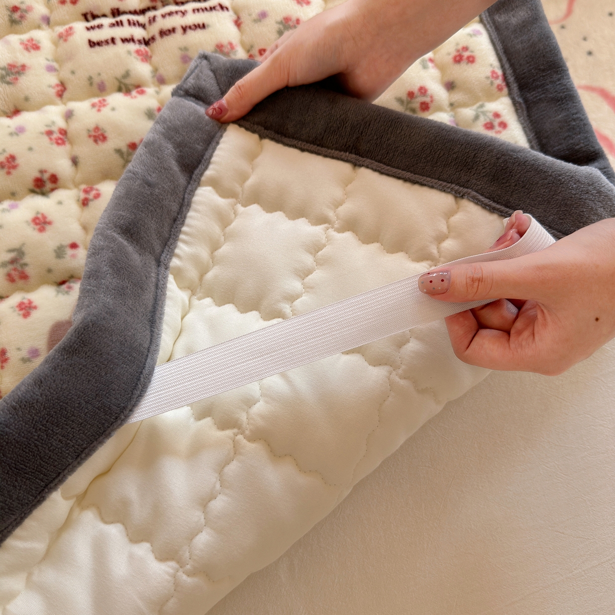 91家纺网 家纺一手货源 找家纺 韩巢家纺 冬季高低床2025款牛奶绒水晶边床垫床护垫学生床褥子宿舍寝室床褥铺底 水晶边-动物乐园