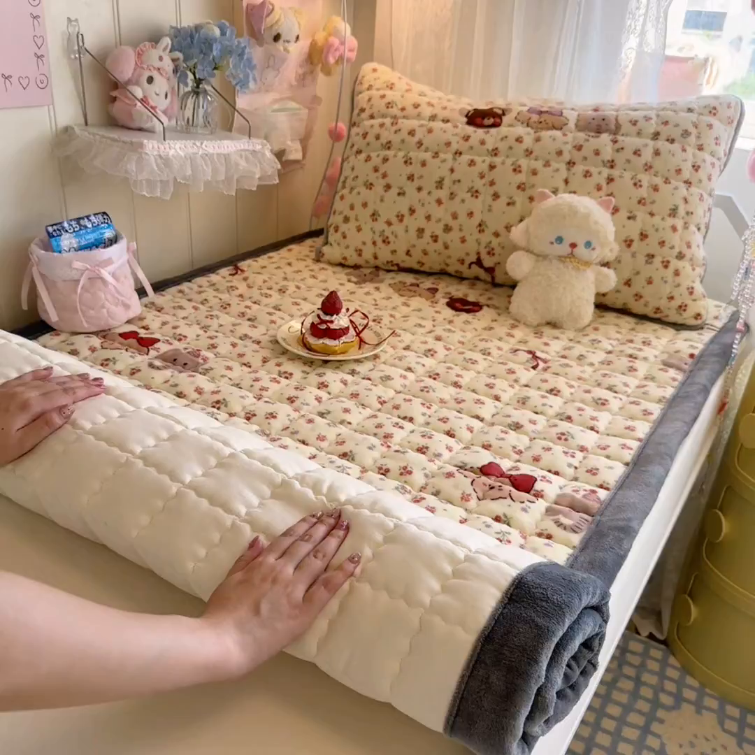 91家纺网 家纺一手货源 找家纺 韩巢家纺 冬季高低床2025款牛奶绒水晶边床垫床护垫学生床褥子宿舍寝室床褥铺底 水晶边-动物乐园