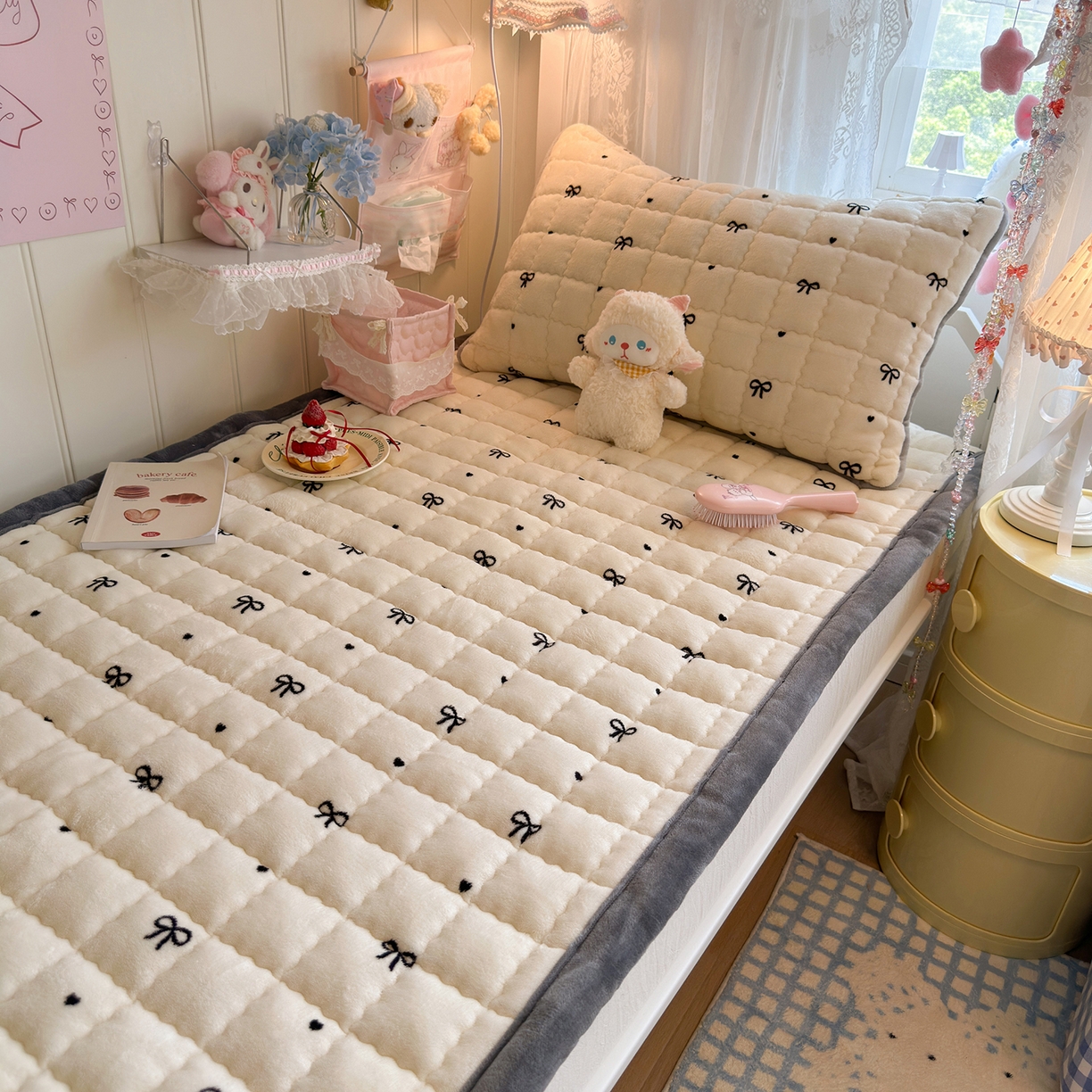 91家纺网 家纺一手货源 找家纺 韩巢家纺 冬季高低床2025款牛奶绒水晶边床垫床护垫学生床褥子宿舍寝室床褥铺底 水晶边-蝴蝶结