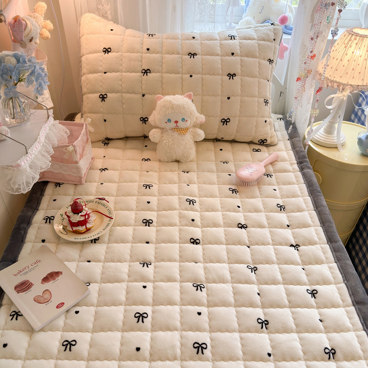 91家纺网 家纺一手货源 找家纺 韩巢家纺 冬季高低床2025款牛奶绒水晶边床垫床护垫学生床褥子宿舍寝室床褥铺底 水晶边-蝴蝶结
