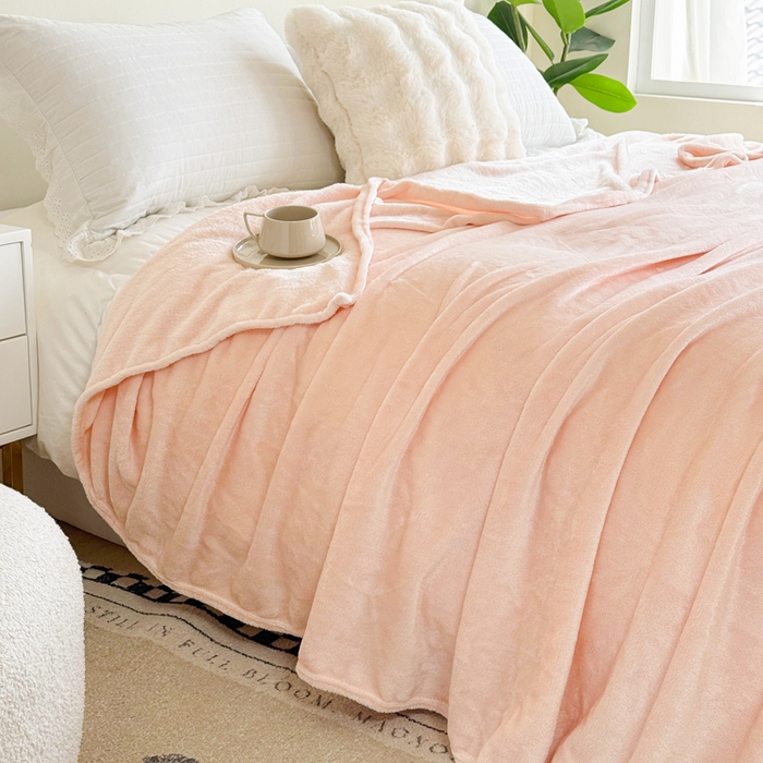 91家纺网 家纺一手货源 找家纺 卡琪曼 2025新款素色法兰绒毛毯毯子 素色法兰绒(蜜桃玉)