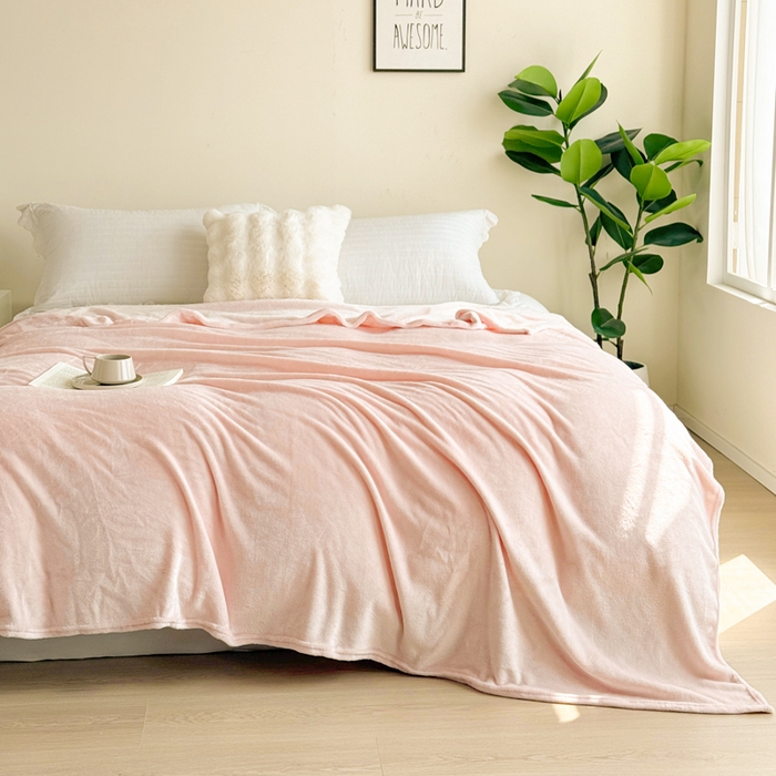 91家纺网 家纺一手货源 找家纺 卡琪曼 2025新款素色法兰绒毛毯毯子 素色法兰绒(蜜桃玉)