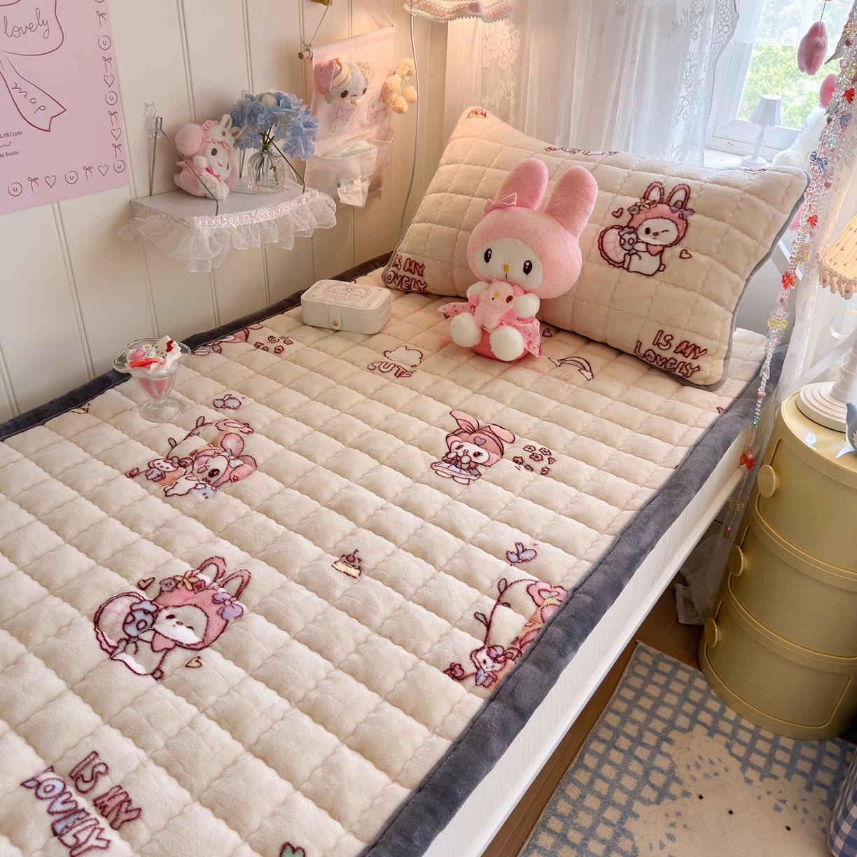 91家纺网 家纺一手货源 找家纺 韩巢家纺 冬季高低床2025款牛奶绒水晶边床垫床护垫学生床褥子宿舍寝室床褥铺底 水晶边-美乐蒂