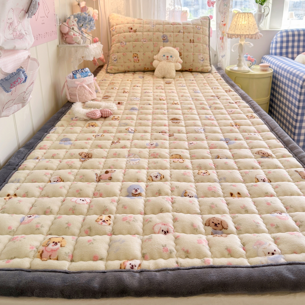 91家纺网 家纺一手货源 找家纺 韩巢家纺 冬季高低床2025款牛奶绒水晶边床垫床护垫学生床褥子宿舍寝室床褥铺底 水晶边-迷你小狗