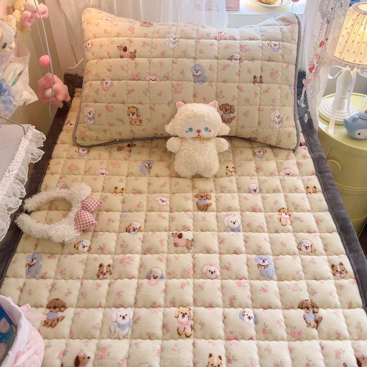 91家纺网 家纺一手货源 找家纺 韩巢家纺 冬季高低床2025款牛奶绒水晶边床垫床护垫学生床褥子宿舍寝室床褥铺底 水晶边-迷你小狗