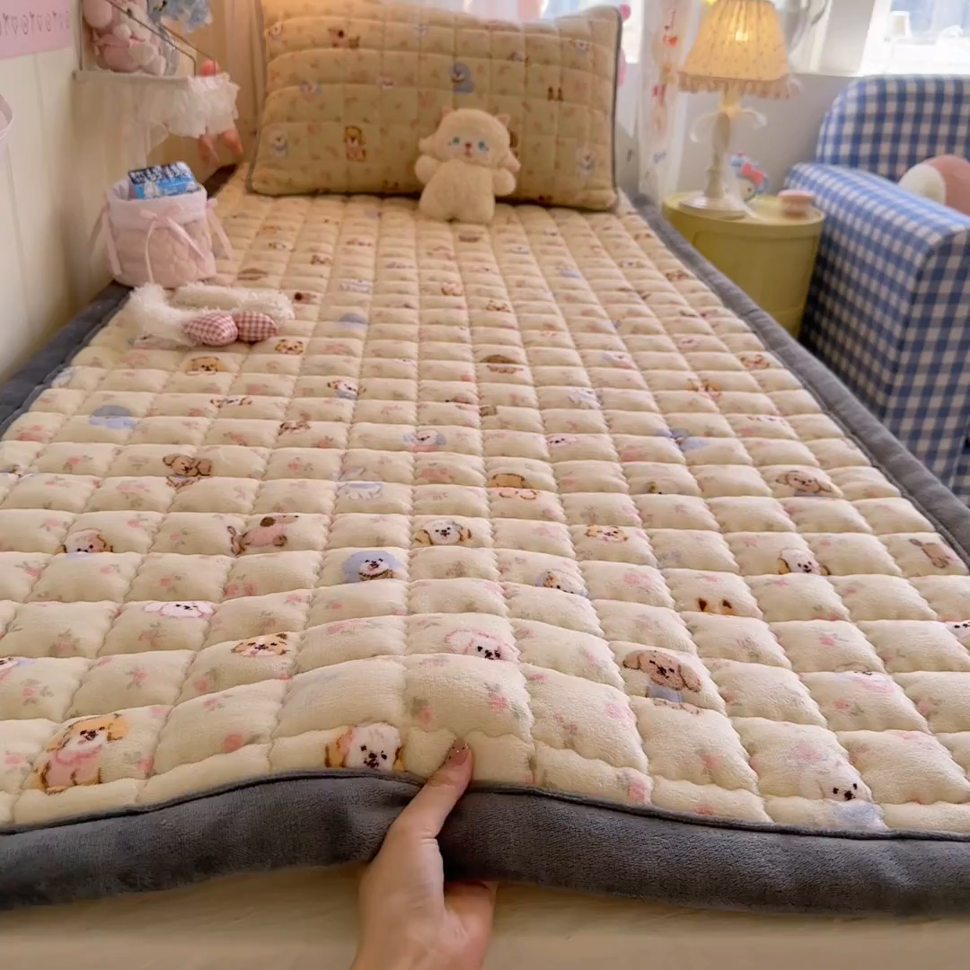 91家纺网 家纺一手货源 找家纺 韩巢家纺 冬季高低床2025款牛奶绒水晶边床垫床护垫学生床褥子宿舍寝室床褥铺底 水晶边-迷你小狗