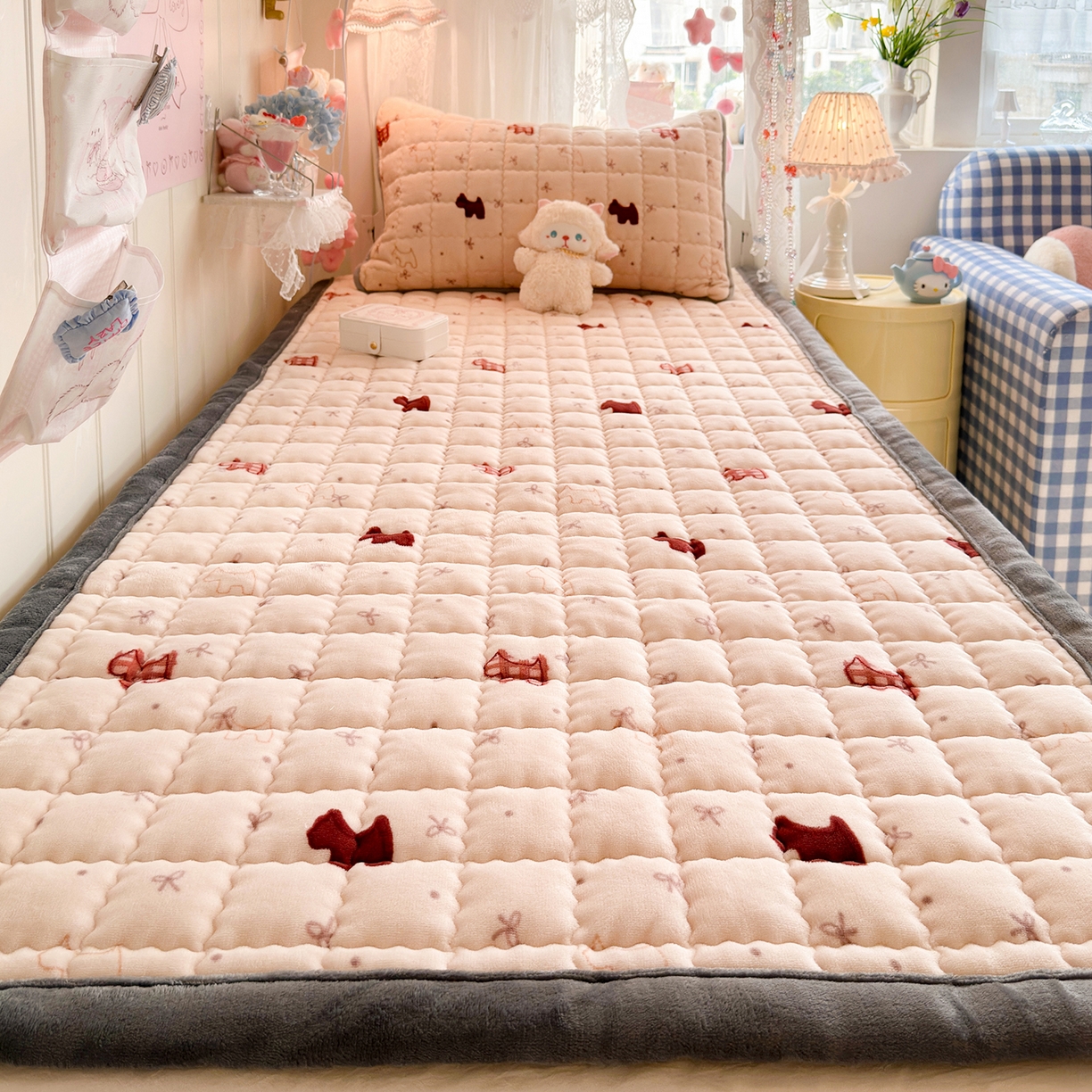 91家纺网 家纺一手货源 找家纺 韩巢家纺 冬季高低床2025款牛奶绒水晶边床垫床护垫学生床褥子宿舍寝室床褥铺底 水晶边-奶油小狗