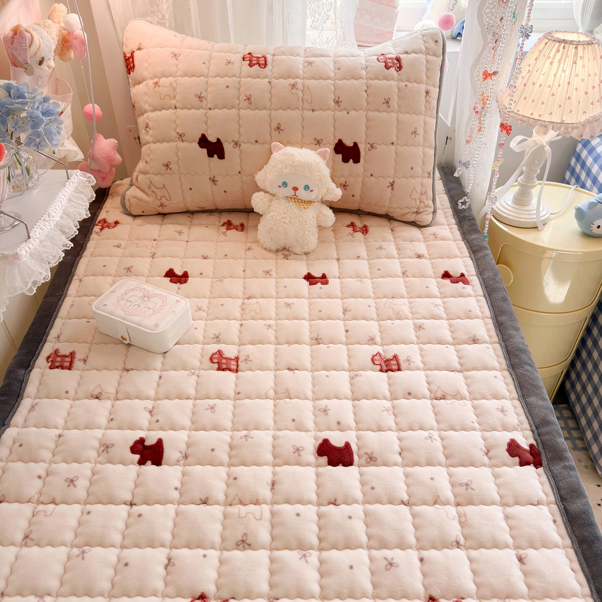 91家纺网 家纺一手货源 找家纺 韩巢家纺 冬季高低床2025款牛奶绒水晶边床垫床护垫学生床褥子宿舍寝室床褥铺底 水晶边-奶油小狗