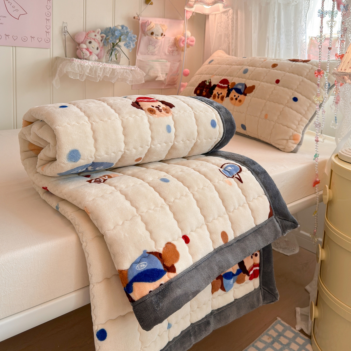 91家纺网 家纺一手货源 找家纺 韩巢家纺 冬季高低床2025款牛奶绒水晶边床垫床护垫学生床褥子宿舍寝室床褥铺底 水晶边-汪汪狗