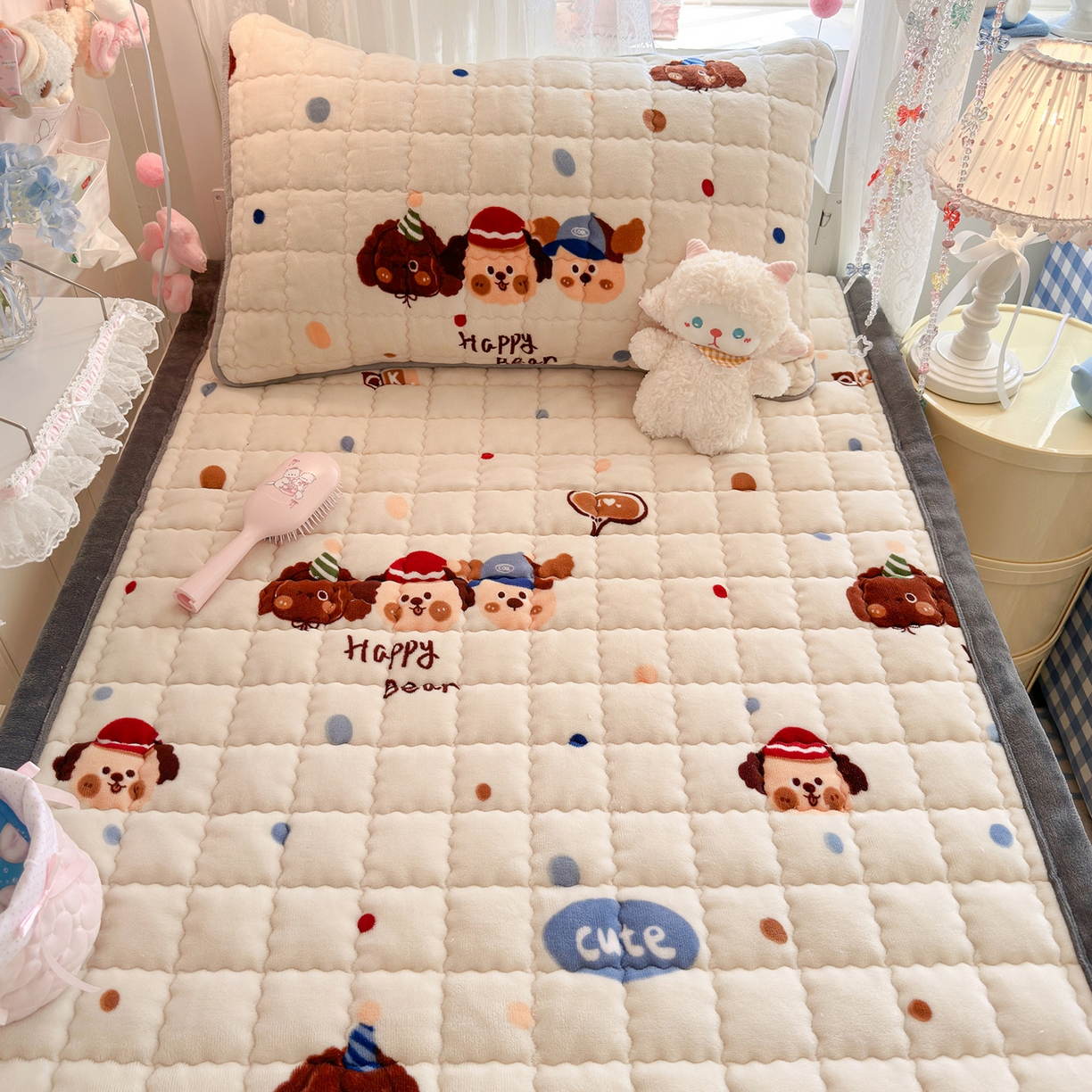 91家纺网 家纺一手货源 找家纺 韩巢家纺 冬季高低床2025款牛奶绒水晶边床垫床护垫学生床褥子宿舍寝室床褥铺底 水晶边-汪汪狗