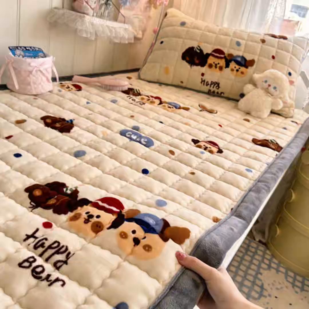 91家纺网 家纺一手货源 找家纺 韩巢家纺 冬季高低床2025款牛奶绒水晶边床垫床护垫学生床褥子宿舍寝室床褥铺底 水晶边-汪汪狗