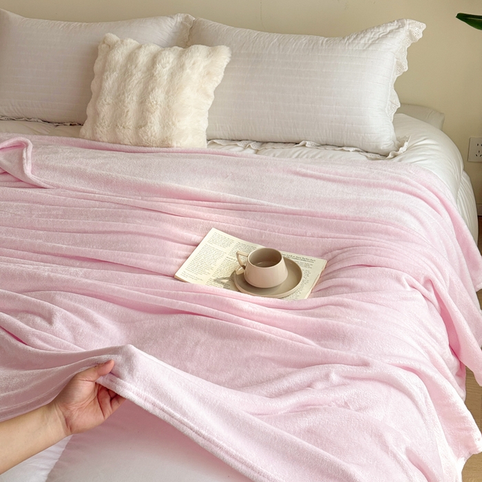 91家纺网 家纺一手货源 找家纺 卡琪曼 2025新款素色法兰绒毛毯毯子 素色法兰绒（樱花粉）